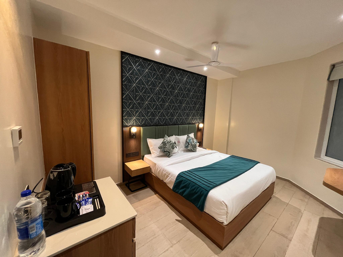Bedroom, Esquire Hotel Mumbai, Mumbai Suburban