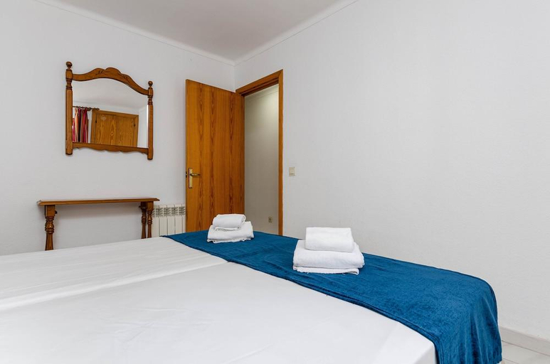Bedroom 2, Sol y Mar Apartments, Baleares