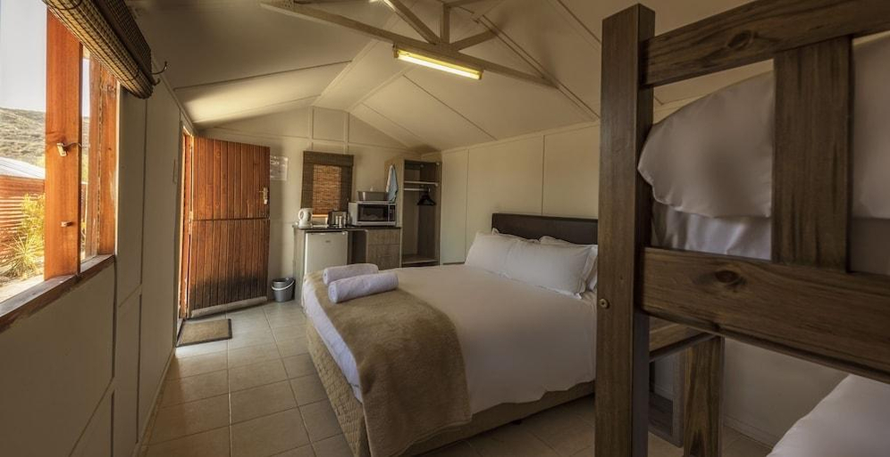 Bedroom 3, Springbok Inn, Namakwa