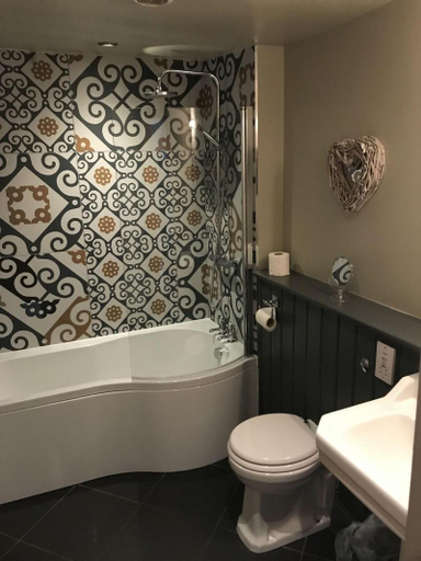 Bathroom 2, Higher Buck Inn, Lancashire