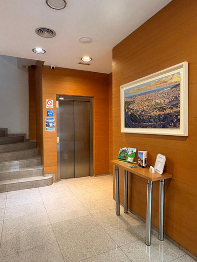 Public Area 2, Hostal Rambla, Barcelona