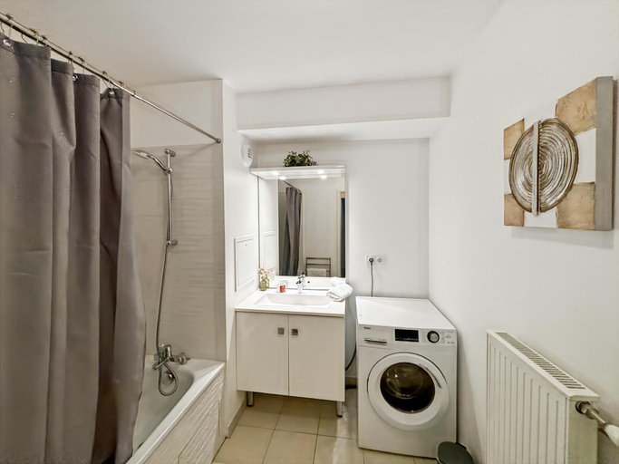 Bathroom, Cosy Apartment Near Disneyland Paris , Seine-et-Marne