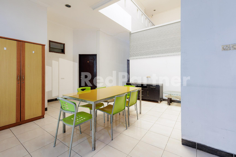Public Area 4, Karawaci Taman Permata Tiga Mitra RedDoorz, Tangerang