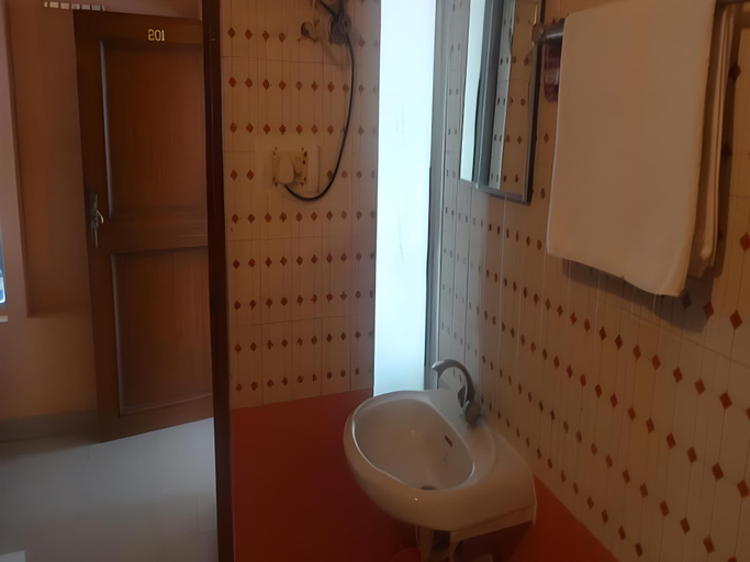 Bathroom 2, Hotel Siddharth, Chhatarpur