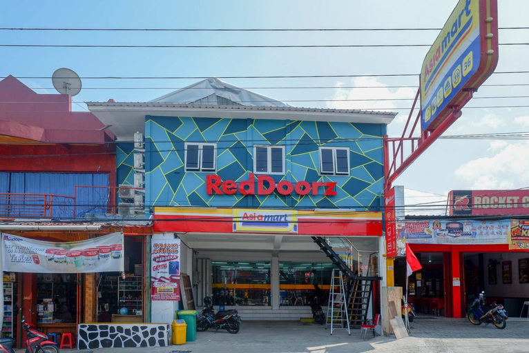 Exterior & Views, RedDoorz @ Jalan Raya Baturaden 2, Banyumas