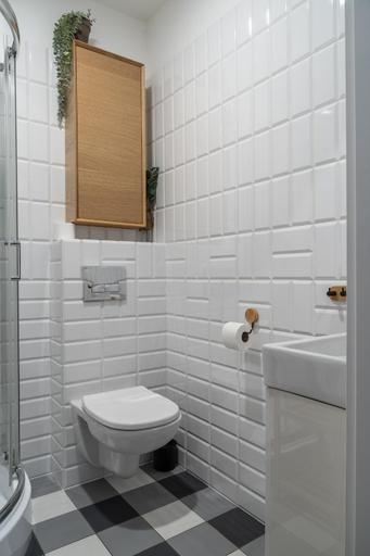 Bathroom 2, RentPlanet - Studio na Grobli, Środa Śląska