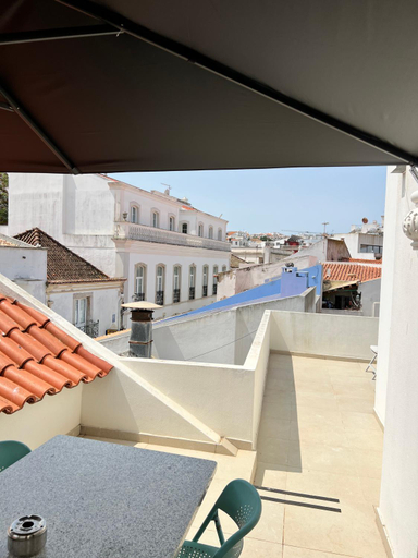 Others 3, Apartamentos Marreiros Neto, Lagos