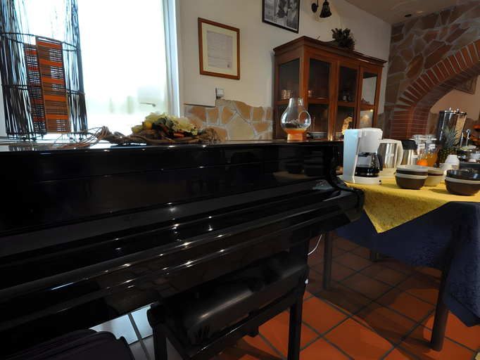 Food & Drinks 4, Casale De Santis, Rome