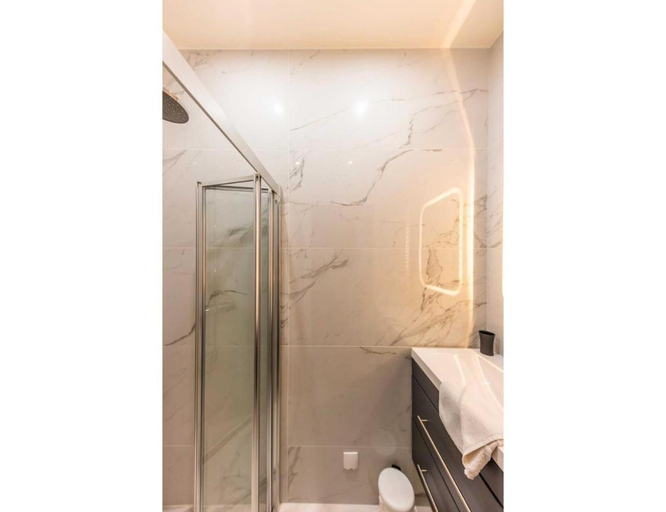 Bathroom, Spacious apartment - 3BR/8P - Place de la Bastille, Paris