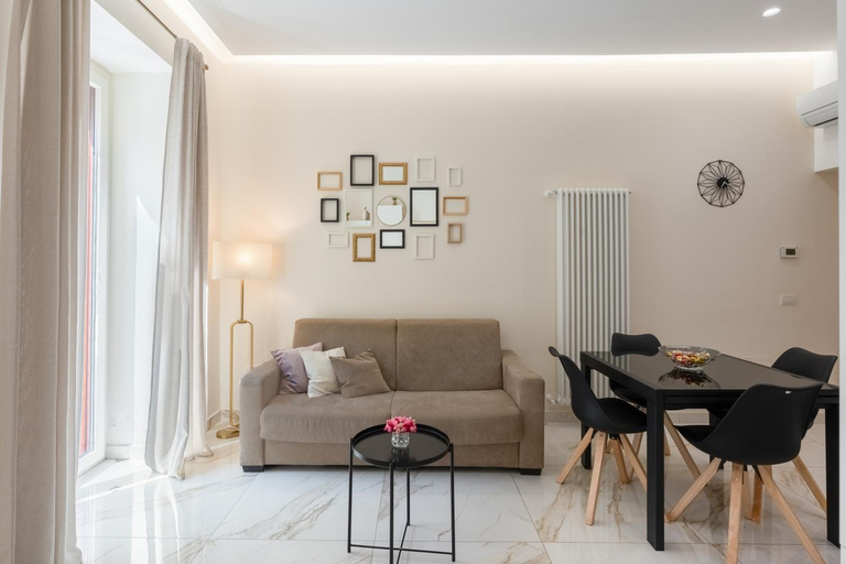 Others 5, Maison38GuestHouse, Napoli