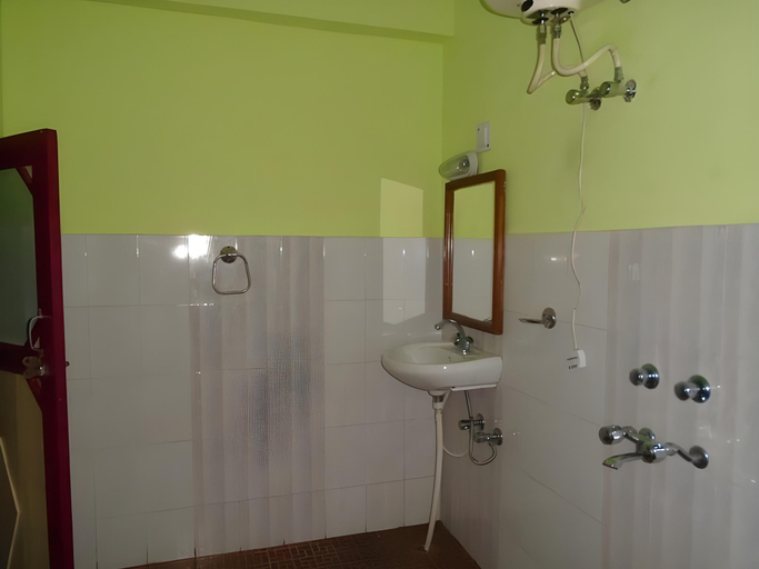 Bathroom, New Dolma Hotel, Almora