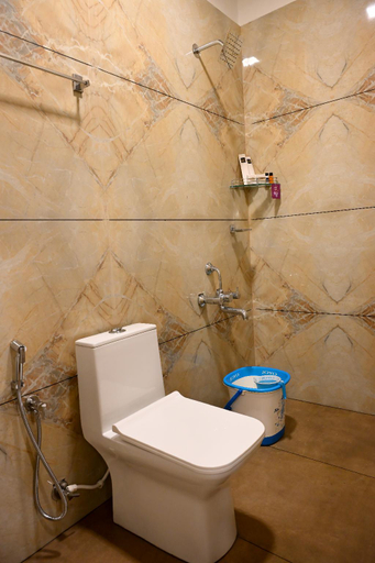 Bathroom 3, Spring Muunnar, Idukki