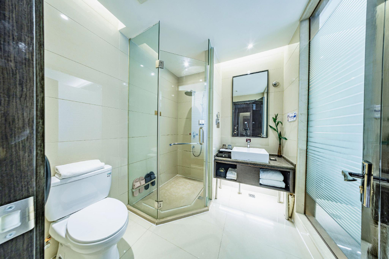 Bathroom 3, New World Hotel, Luzhou