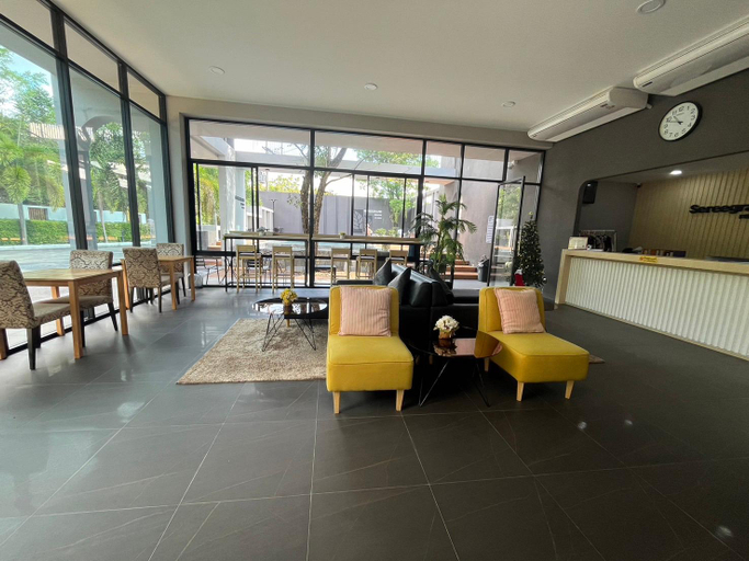Public Area 3, Seree Grand Resort (complimentary light breakfast), Hat Yai