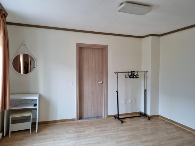 Bedroom 2, Jeju Orasung, Jeju