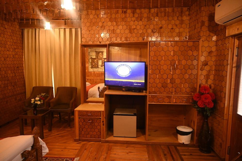 Others 5, Hotel Royal Palace, Kullu