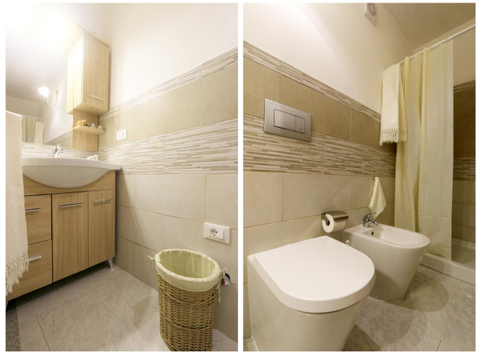 Shower 5, Corte Antica, Lecce