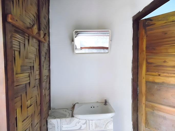 Bathroom 2, Phou Iu II Bungalow, Sing