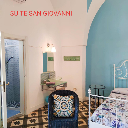 Others 5, Suite San Giovanni, Brindisi