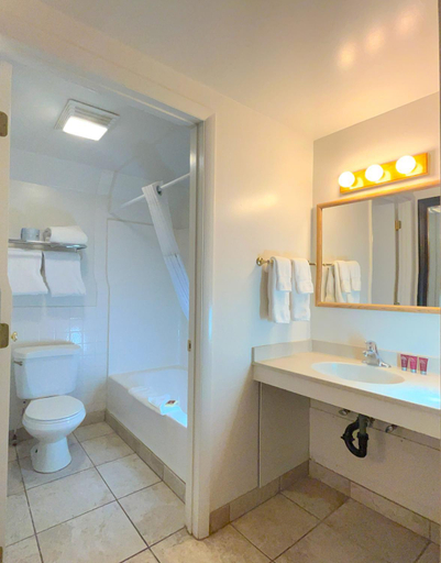 Bathroom 4, Bryce Canyon Pines Lodge, Garfield