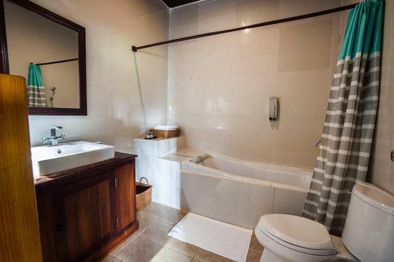 Bathroom 5, Luangprabang Chanon Hotel, Luang Prabang