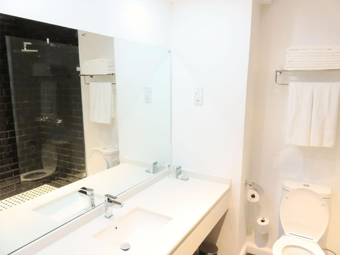 Bathroom 4, The Urban Hotel Lusaka, Lusaka