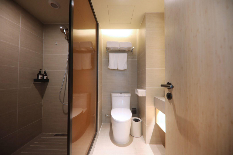 Bathroom 5, JI Hotel Lanzhou Oriental Red Square, Lanzhou