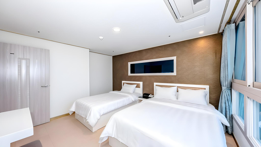 Bedroom 4, Jeju Virginia Hotel, Seogwipo