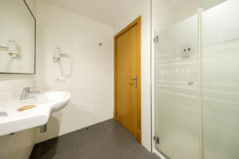 Bathroom 4, Cabot Tres Torres Apartamentos, Baleares