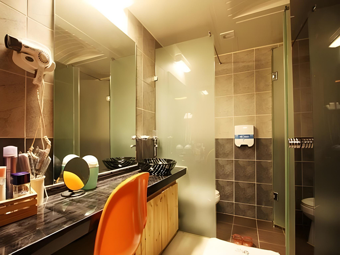 Others 2, Hotel Nyxfox, Cheonan
