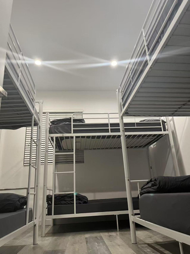 Others 4, Modern Hostel address changed, Los Angeles