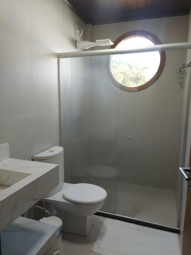 Bathroom 4, Flamboyant Residence, Fernando de Noronha