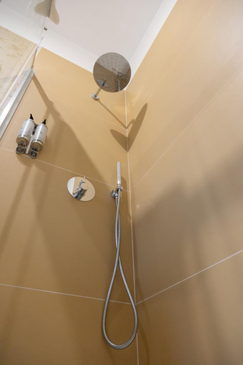 Bathroom 3, Casale Trifoglio, Cosenza