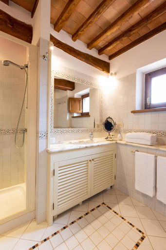 Bathroom 3, Cipressini, Siena