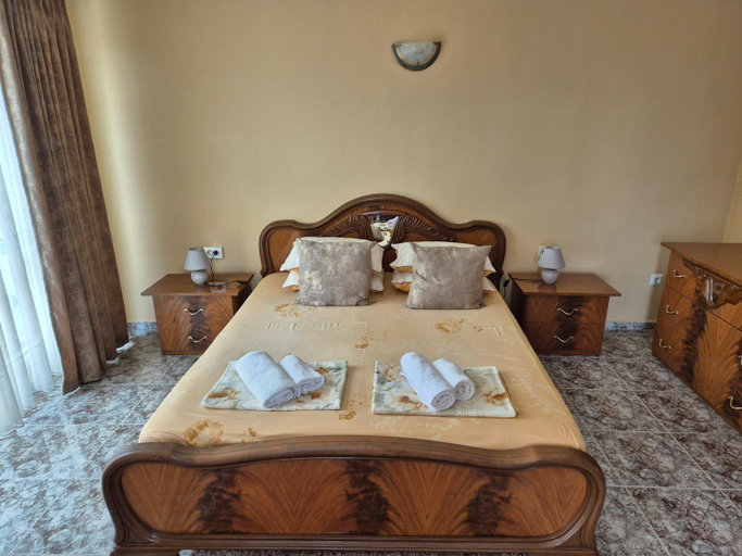 Others 3, The White House Guest House, Nesebar