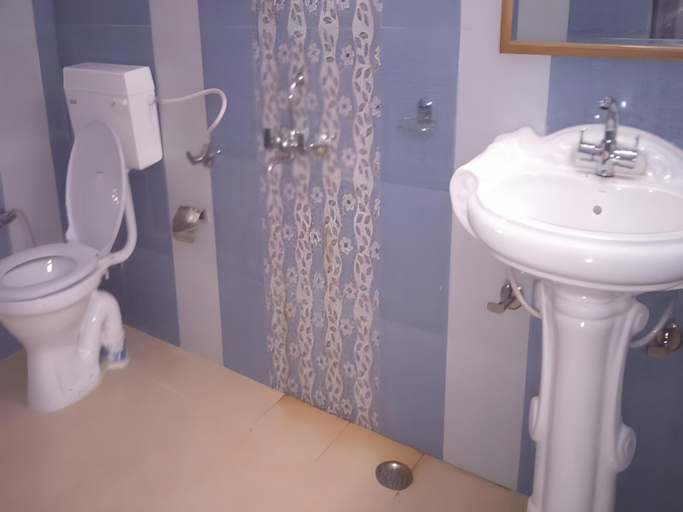 Bathroom 4, Prem Homestay, Chhatarpur