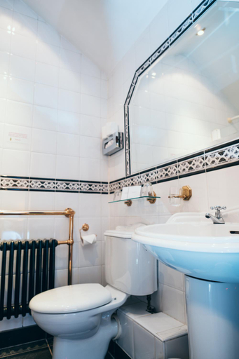 Bathroom 5, Russell Court Hotel, Dublin