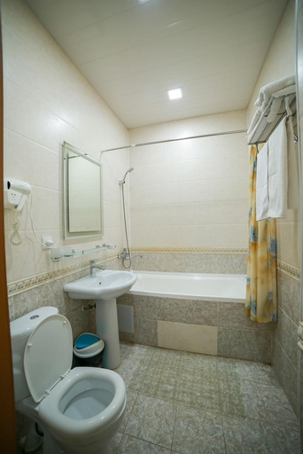 Bathroom 2, Rayhon Hotel, Buxoro