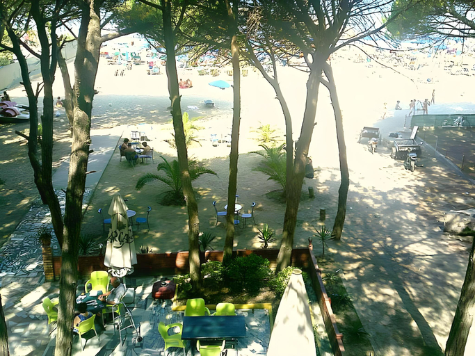 Others 4, Hotel Ylberi, Kavajës