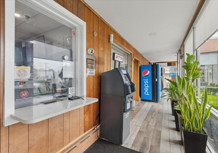 Public Area 2, Edison Motor Lodge, Middlesex