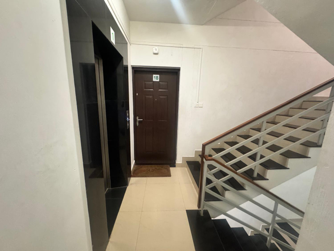 Others 5, Nachiyar Suites, Thiruvananthapuram