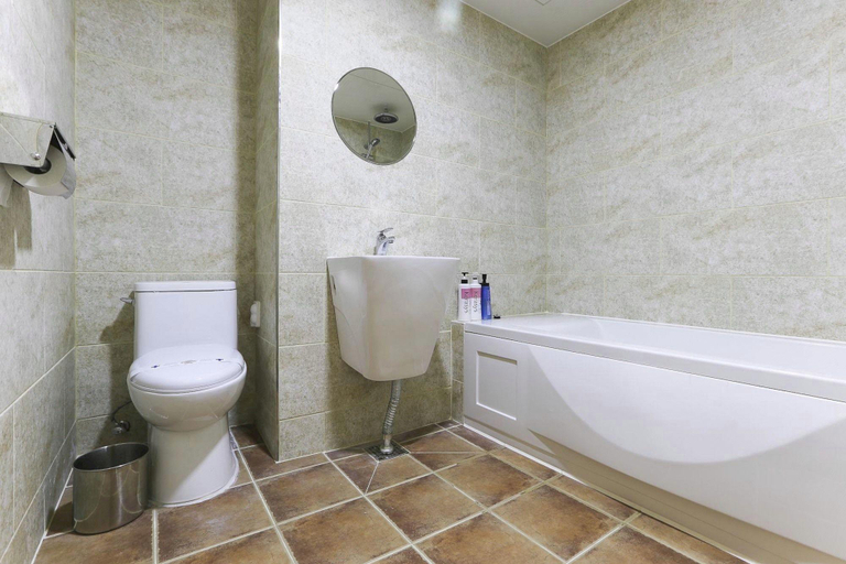 Bathroom 5, Incheon (Bupyeong) Shampoo, Bupyeong
