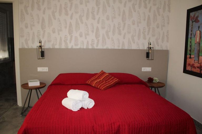 Bedroom 3, B&B Poggiobonizio, Siena