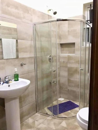 Bathroom 3, Pendeza la Casa, Naivasha