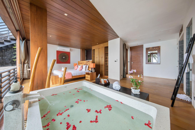 Bathroom 4, Baan Hinyai | 5BR Beachfront Pool Villa in Lamai, Ko Samui