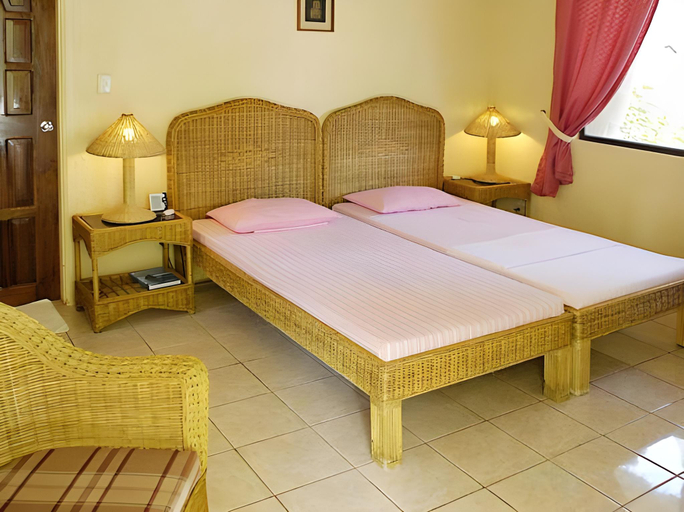 Bedroom 2, Easy Diving and Beach Resort, Sipalay City