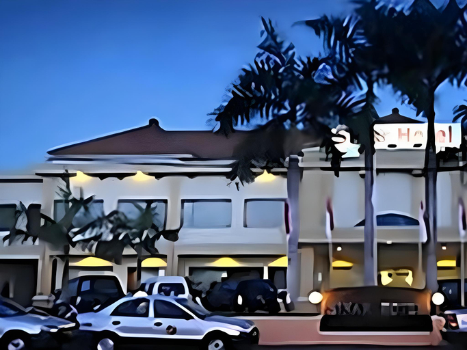 Exterior & Views