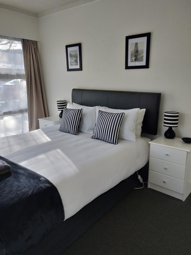 Others 4, Clyde Apartments, Central Otago