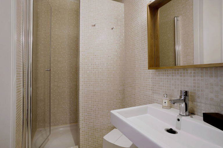 Others 5, Great 2 Bd Aparm in Prime Location. Huertas, Madrid