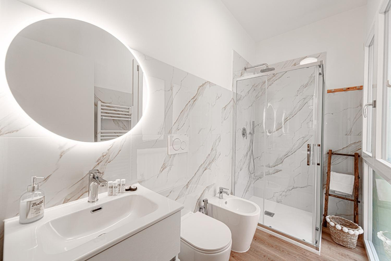 Others 4, Global Central Suites, Imperia